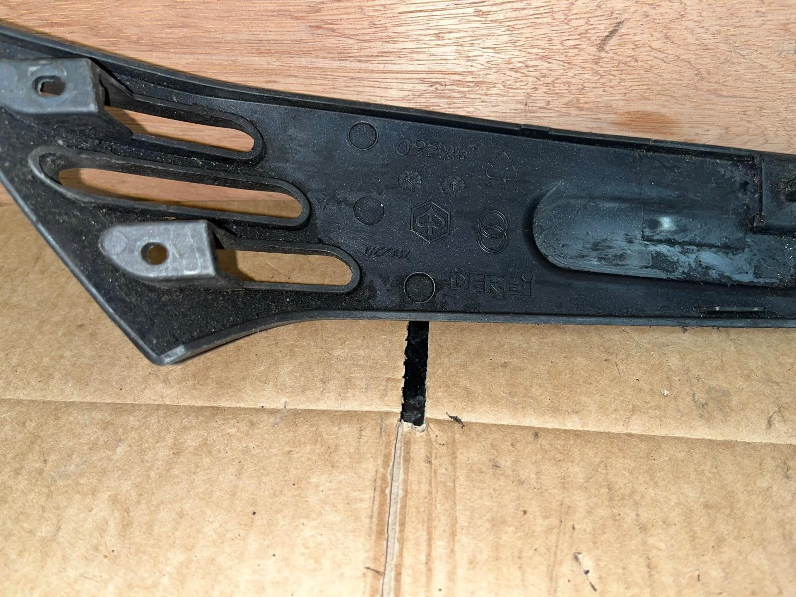 2006 Piaggio Vespa LX Side Panel | 622902
