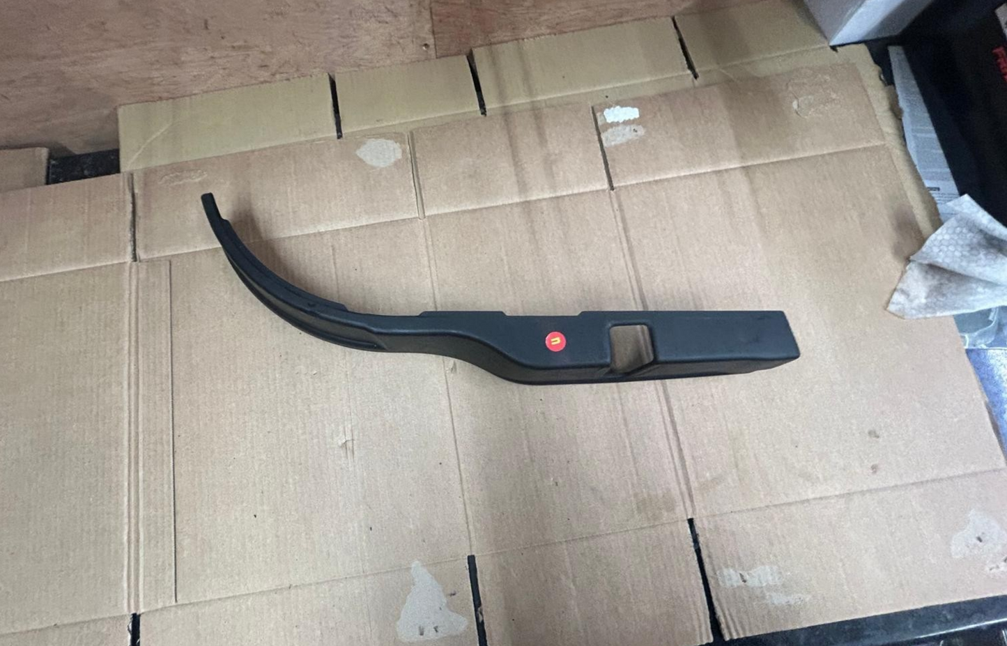 Genuine BMW 7 Series E38 Right Front Door Catch Cover | 51418150858
