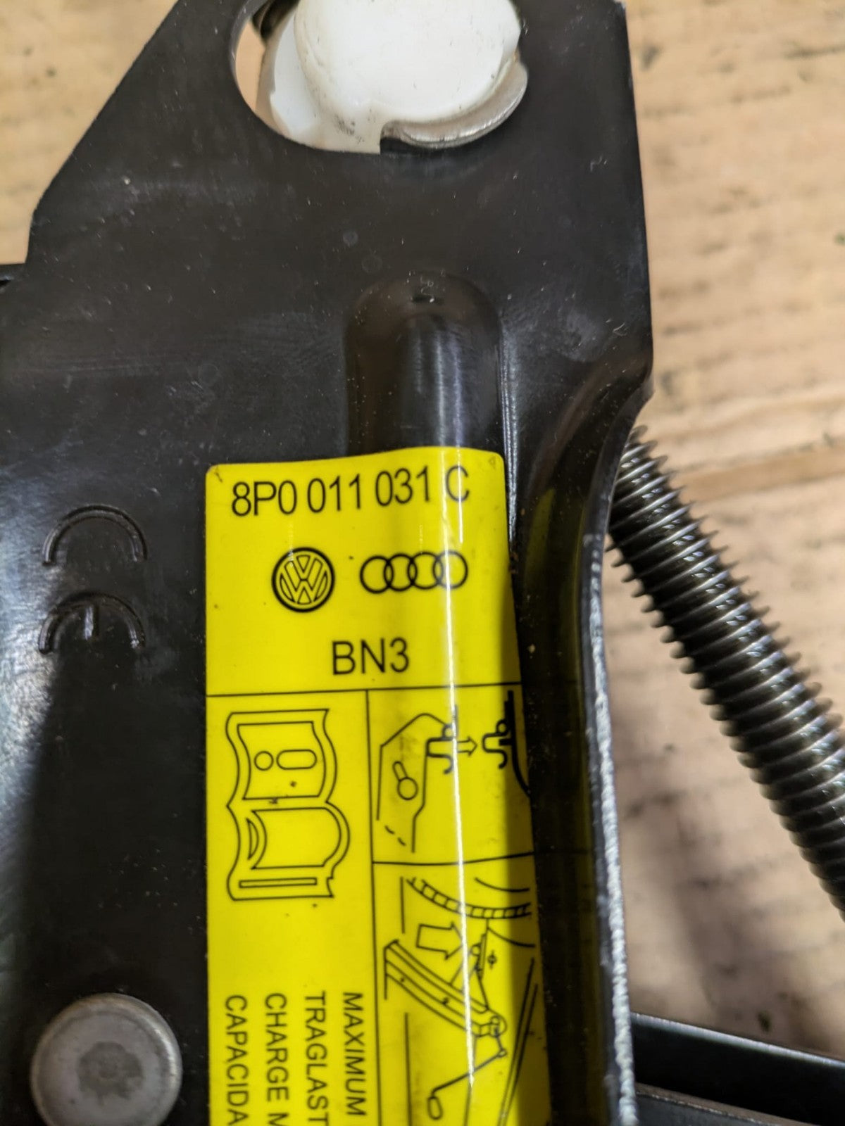 2011 Audi A3 S Line Car Jack | 8P0011031C