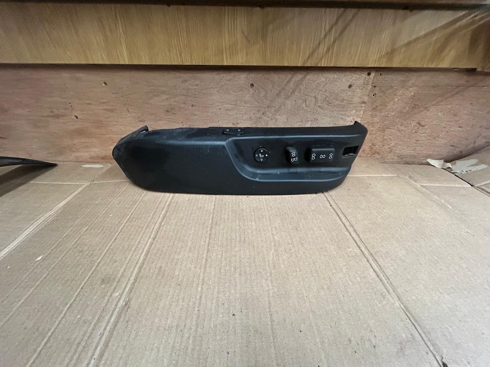Genuine BMW 7 Series E38 Front Right Seat Adjustor + Cover 8207246A 61318373742