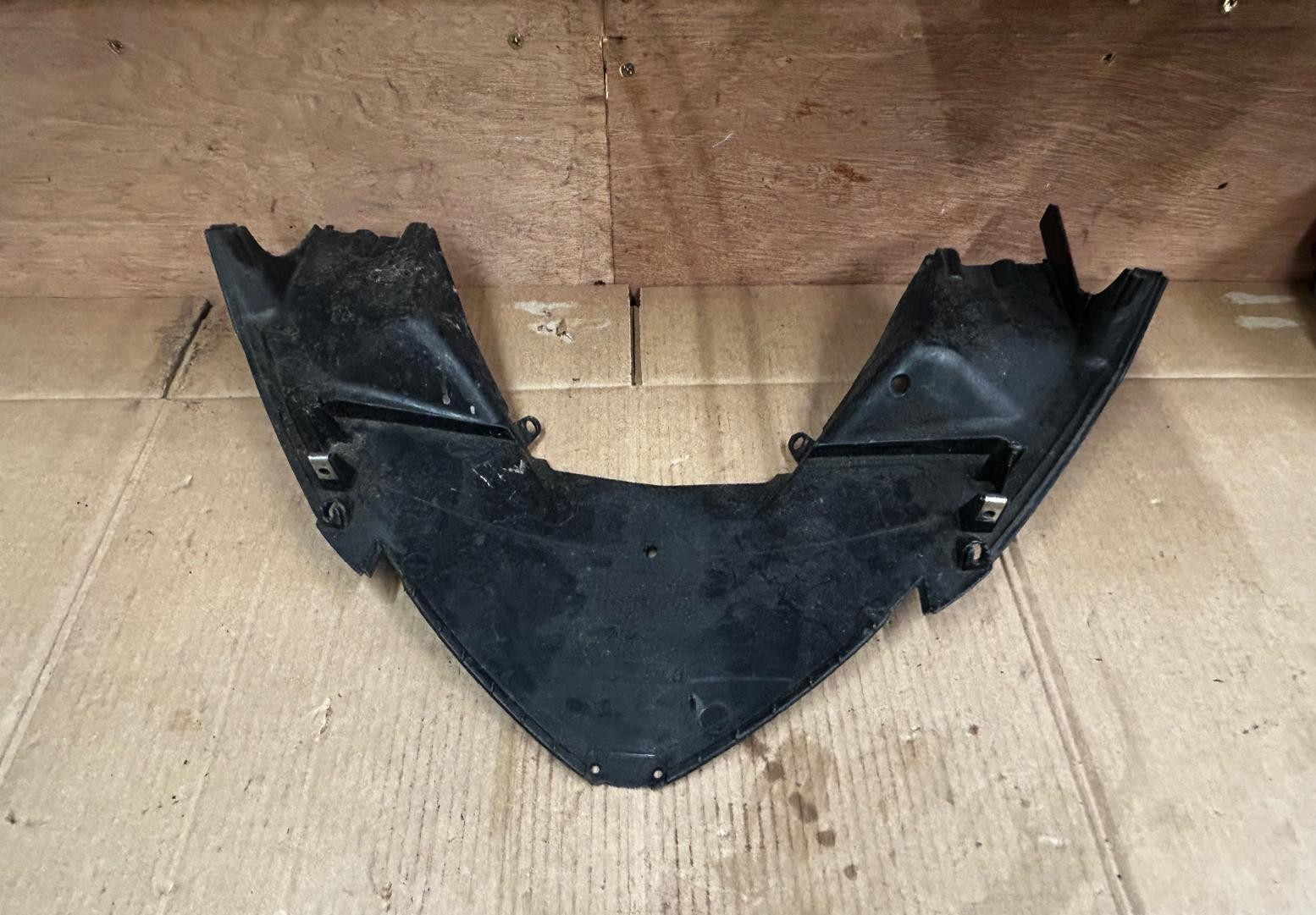 2011 - 2016 Piaggio MP3 300 LT Yourban Lower Central Handlebar Cover | 672007