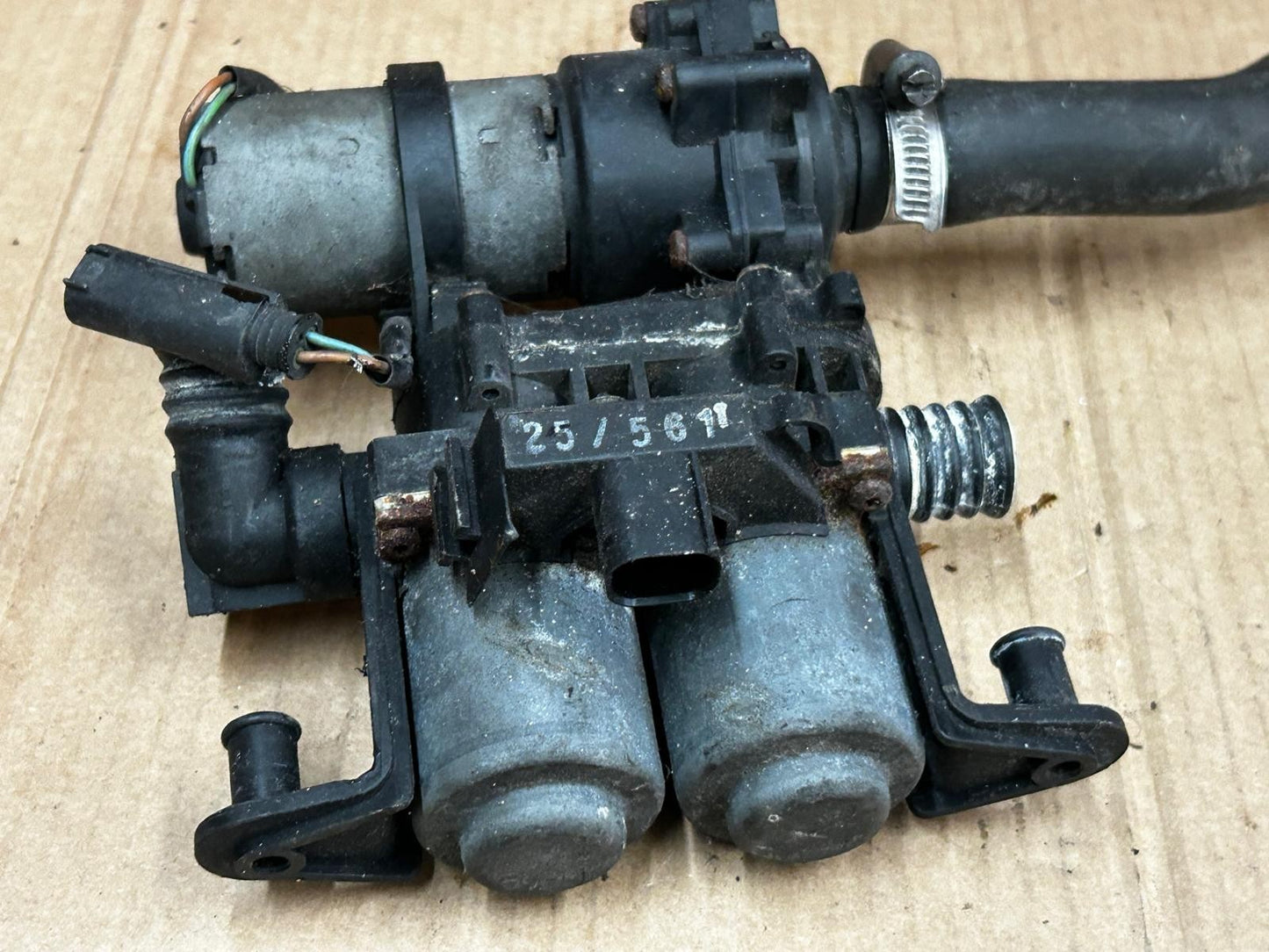 BMW 7 Series E38 Coolant Heater Control Valve | 8391348