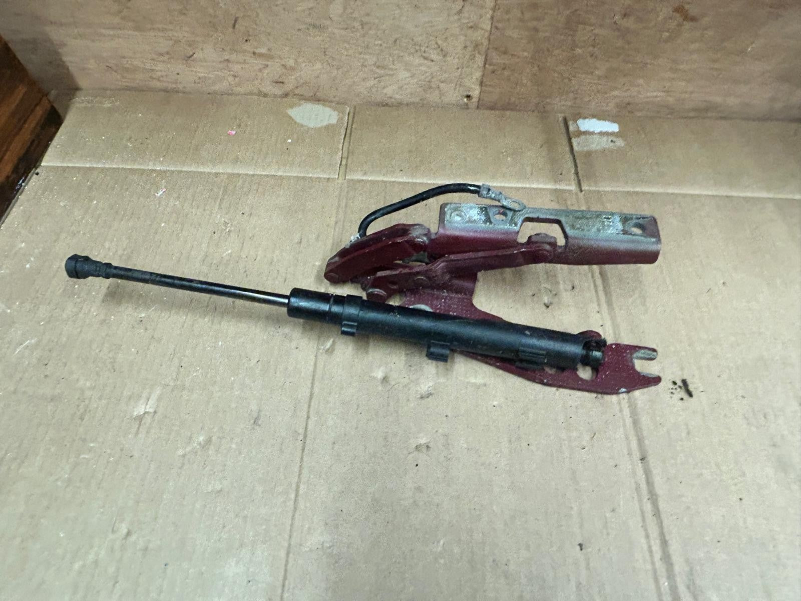 Genuine 1994 BMW 7 Series E38 740i Bonnet Hatch Hinge