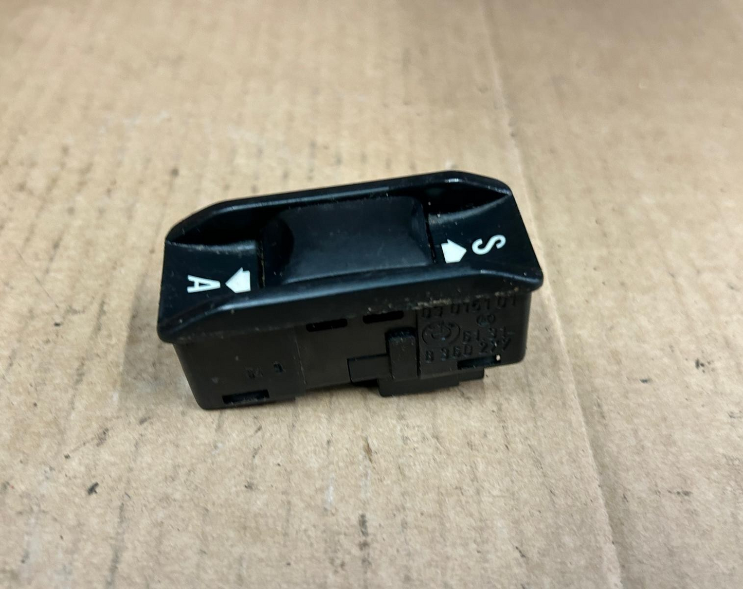 Genuine BMW 7 Series E38 Automatic Gear Shift Switch | 61318360277 03015101