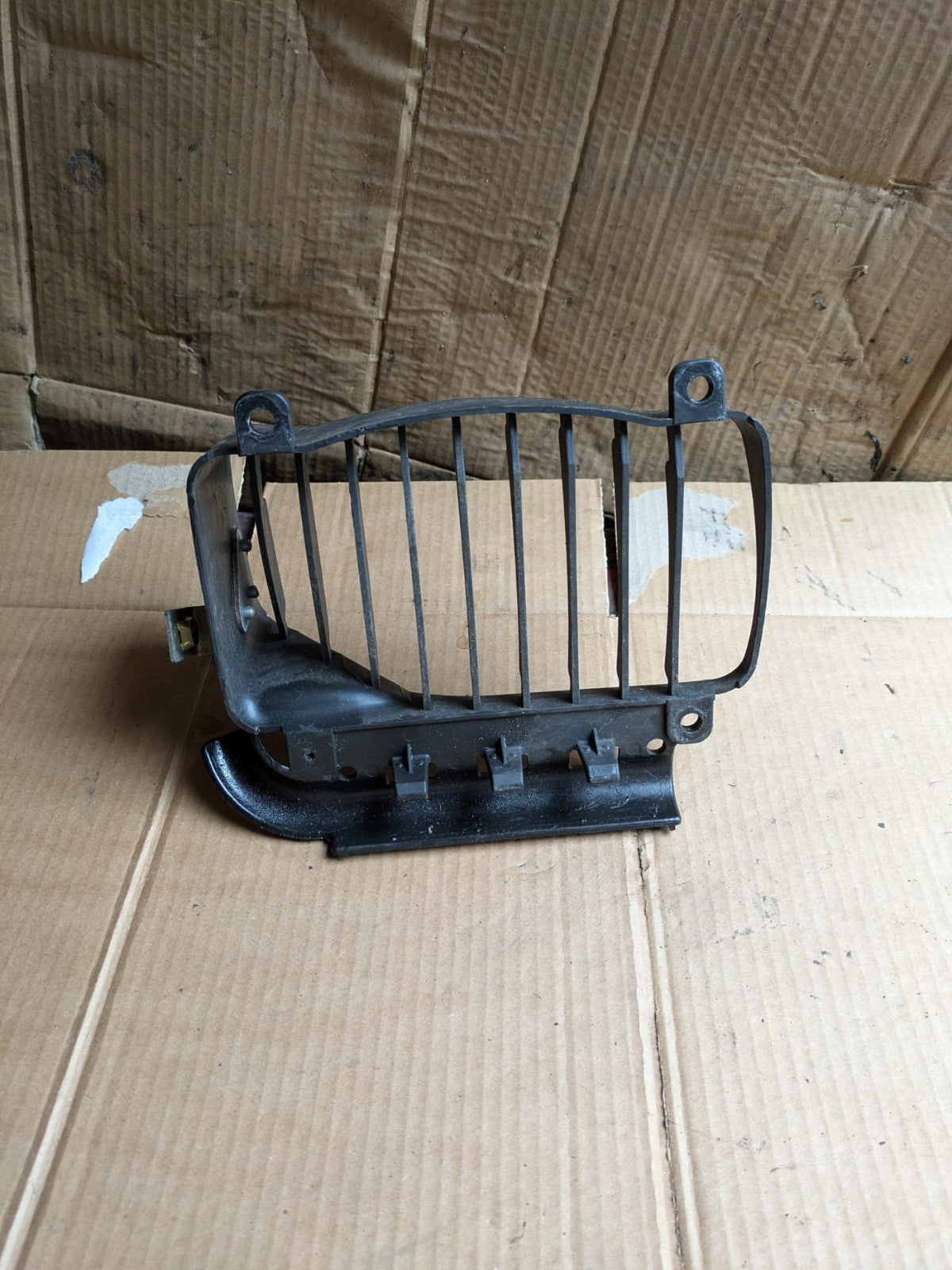 Vespa GTS Right Side Radiator Grill | 10127
