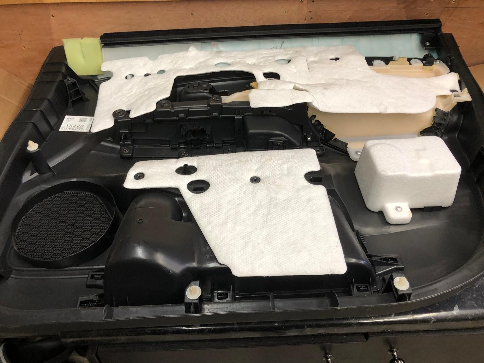 2014 Mitsubishi Outlander GX 4h PHEV Front Left Door Card | 7221B923XC