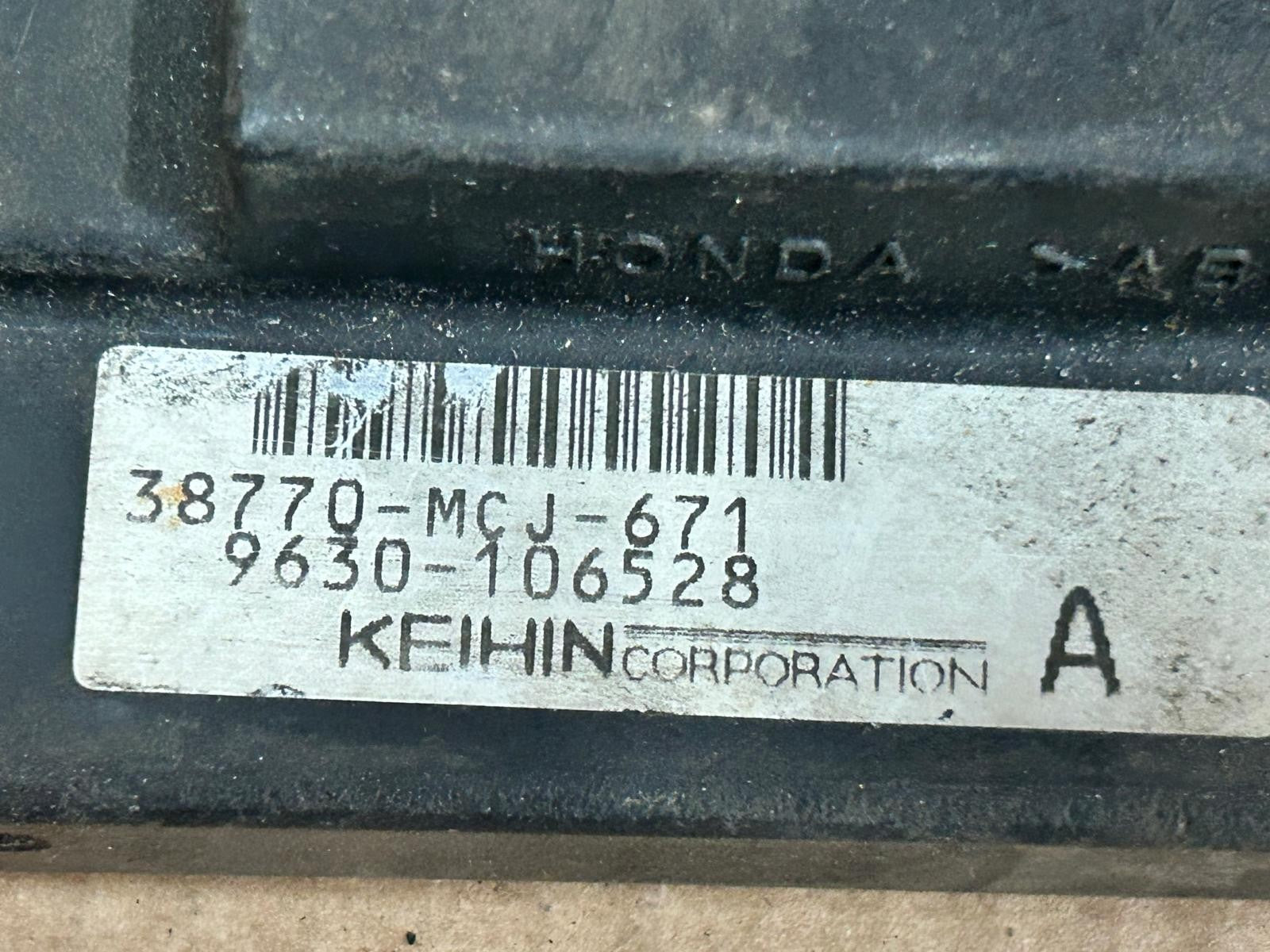 00 - 01 Honda CBR 900RR Fireblade PGM-FI ECU Unit | 38770-MCJ-671