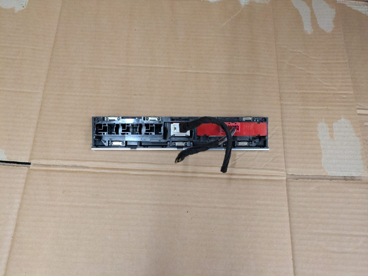 2011 Audi A3 S Line Centre Console Hazard Switch Panel | 8P0927137