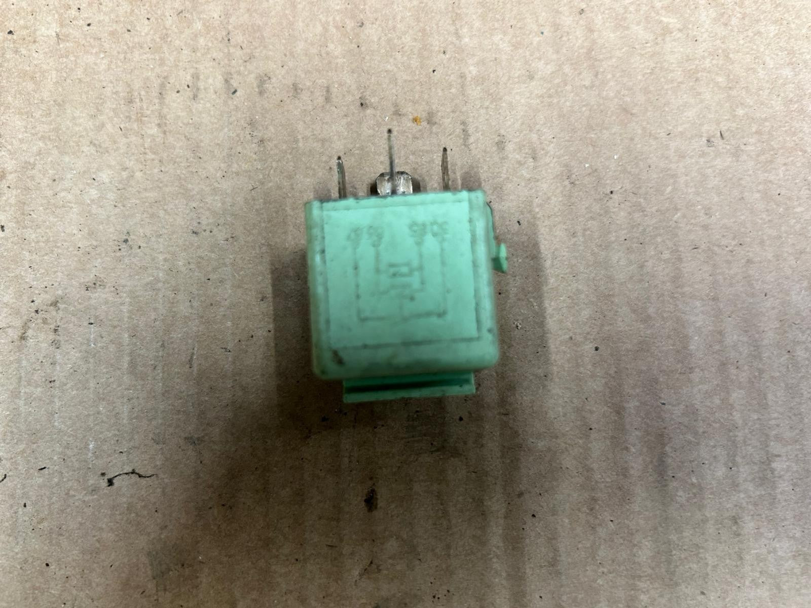 Genuine BMW 7 Series E38 Make Contact Relay Green | 61368366600