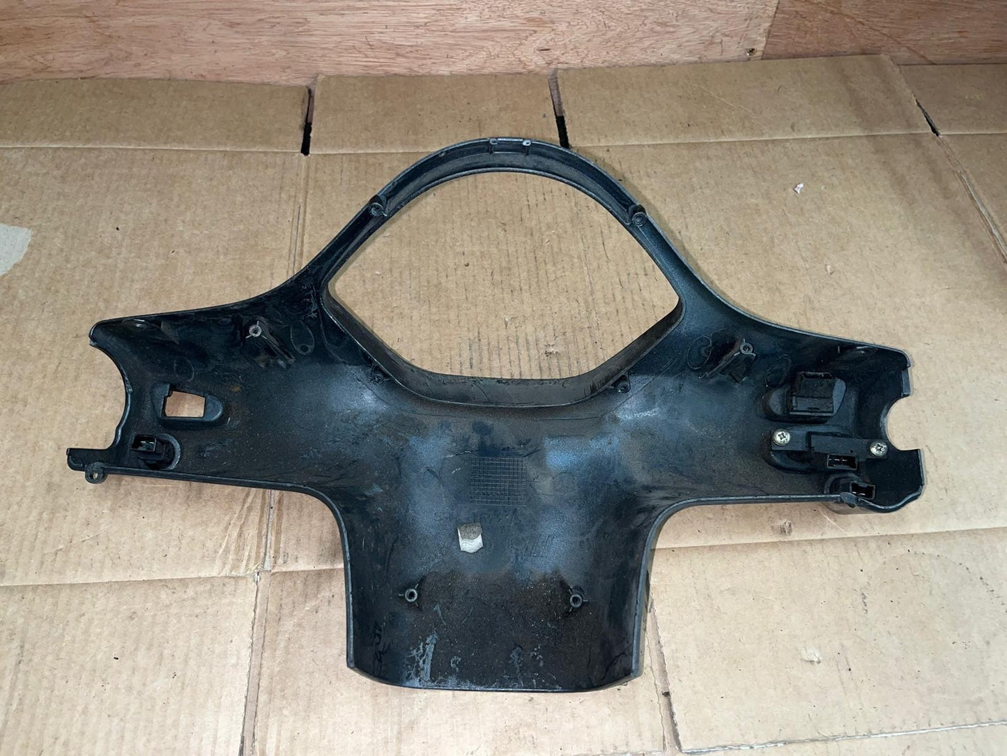 2010 Vespa GTS Super 300 Sport Speedo Cowl / Handlebar Cover | 583391