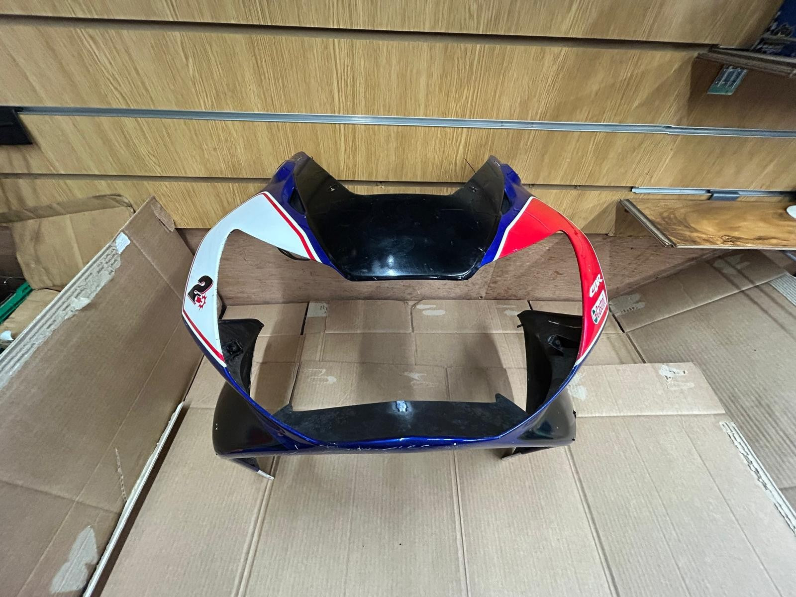 Honda CBR 900 Fireblade / CBR929RR Upper Cowl Comp | 64210-MCJA-0000