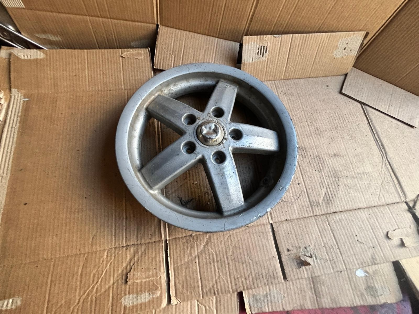 Vespa LX 50 / 125 Front Wheel