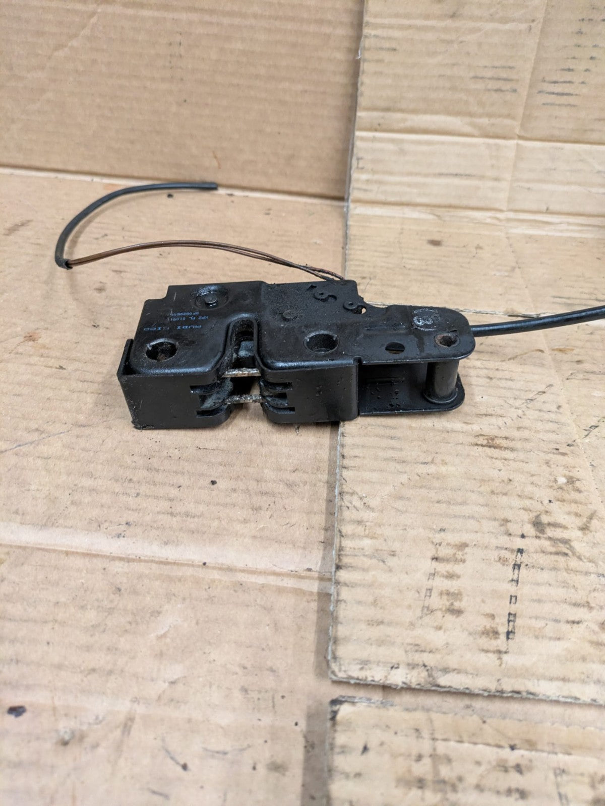 2011 Audi A3 S Line Hood / Bonnet Lock Latch Mechanism | 8P08235091