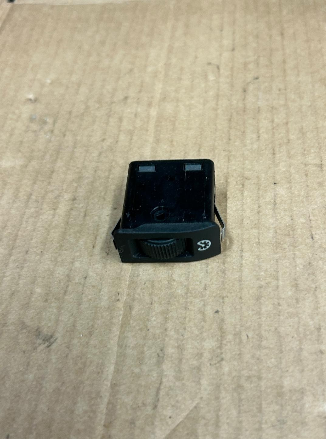 Genuine BMW 7 Series E38 Headlight Intensity Regulator Switch | 61318352216