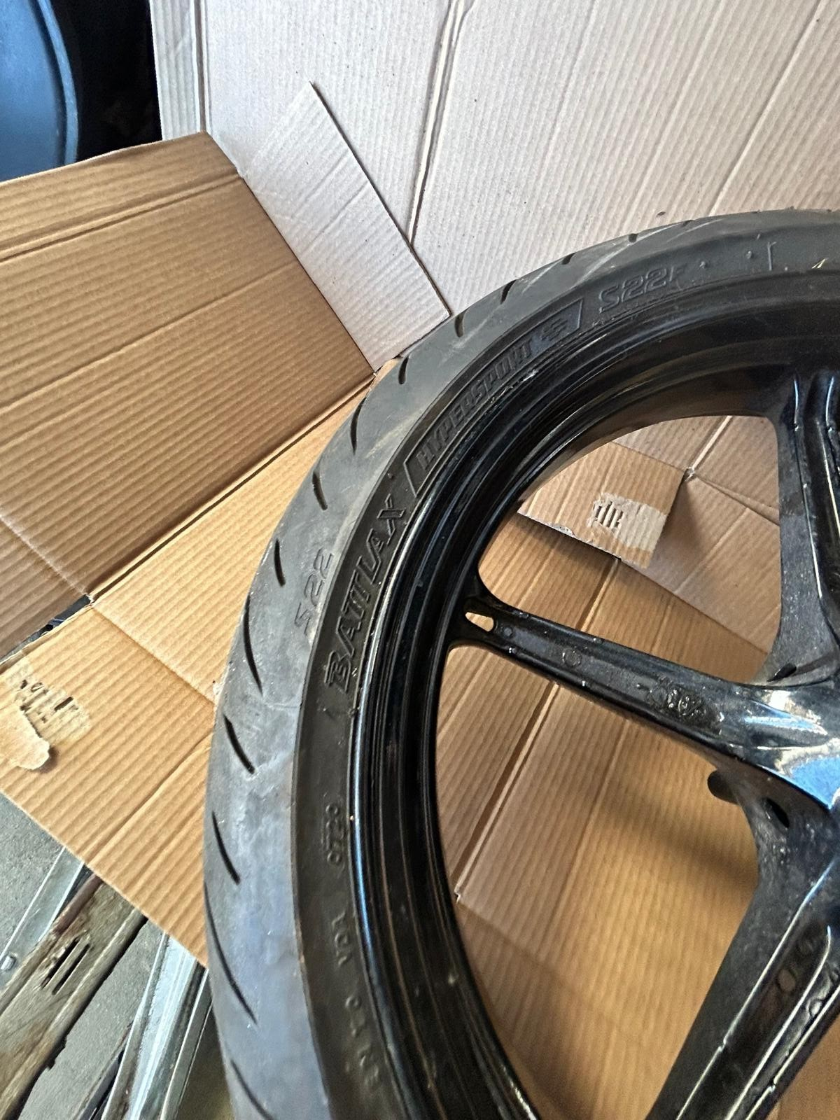 2022 KTM 1290 Superduke R Front Wheel & Tyre | 617.09.003.000