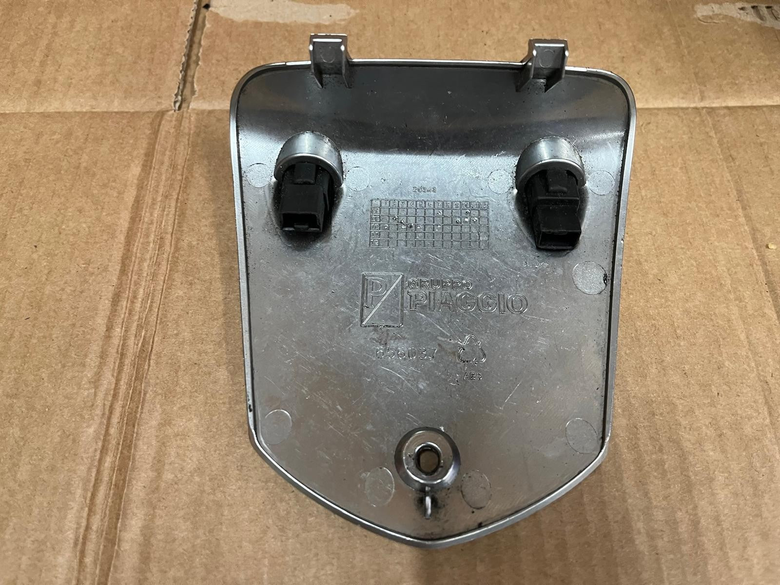 2006 - 2013 Piaggio MP3 125 Handlebar Central Cover Chrome | 656037