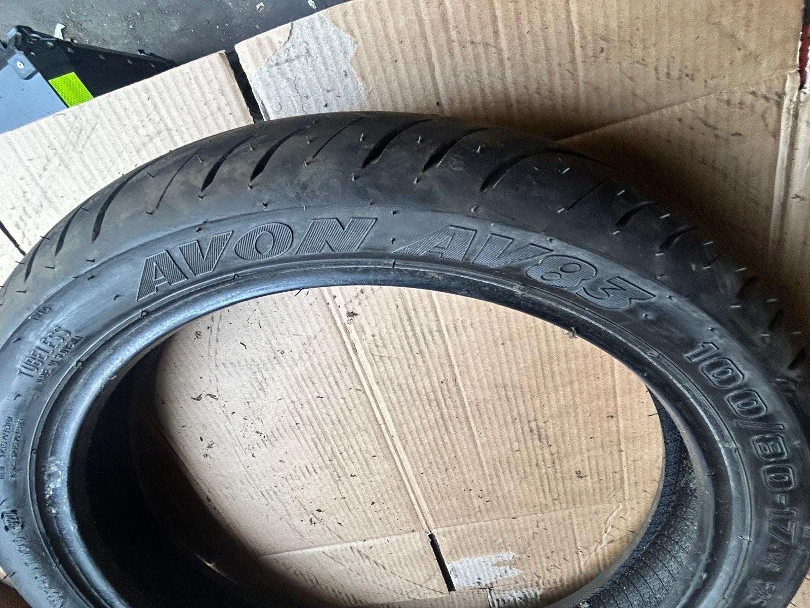 Avon AV83 Street Runner Motorcycle Tyre 100/80/17