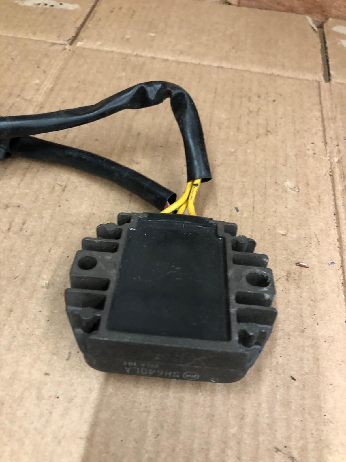 2005 - 2014 Piaggio Vespa LX 125 Touring Voltage Rectifier | SH640LA