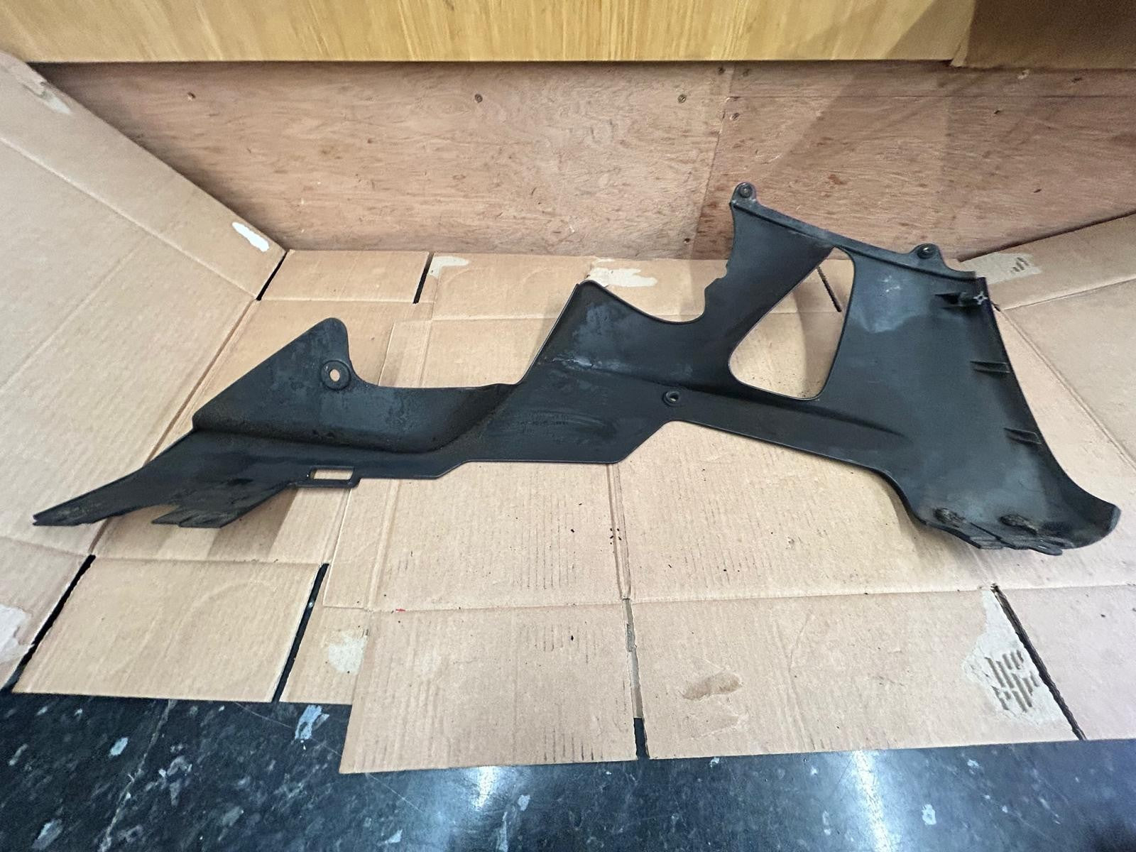 00 - 01 Honda 900RR Fireblade Left Side Fairing | 64470-MCJA-0000