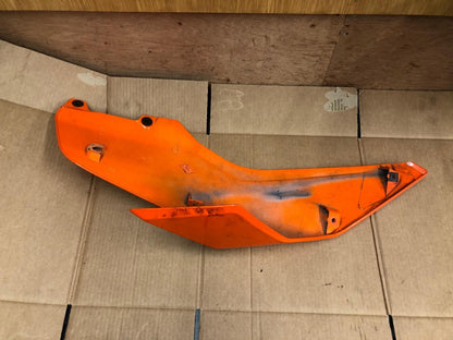 2019 KTM Duke 125 Front Right Fuel Tank Cover Panel | JP181207