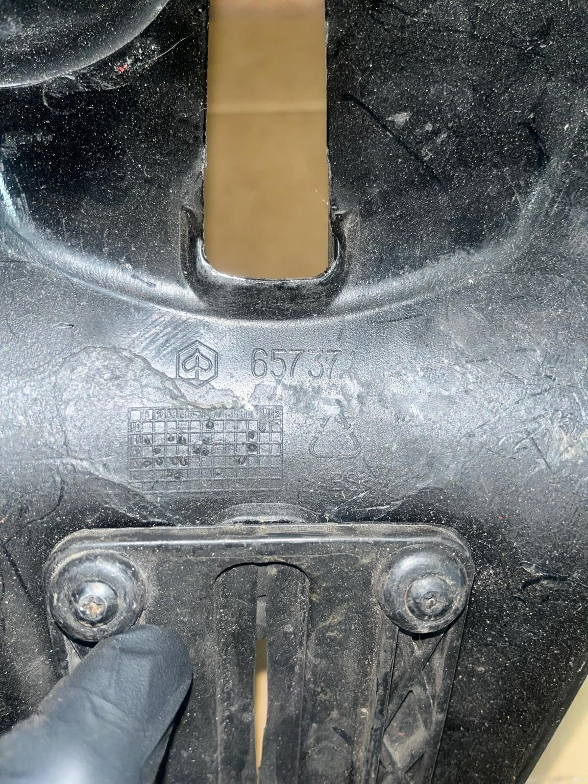 Piaggio MP3 Yourban 300 Middle Fairing Panel | 657371
