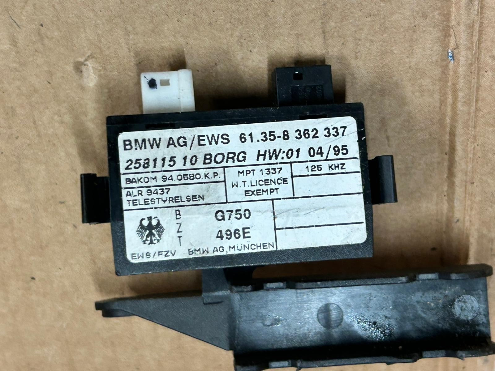 BMW E38 Immobiliser Unit / Transmitter Receiver Module | 61358362337 25811510