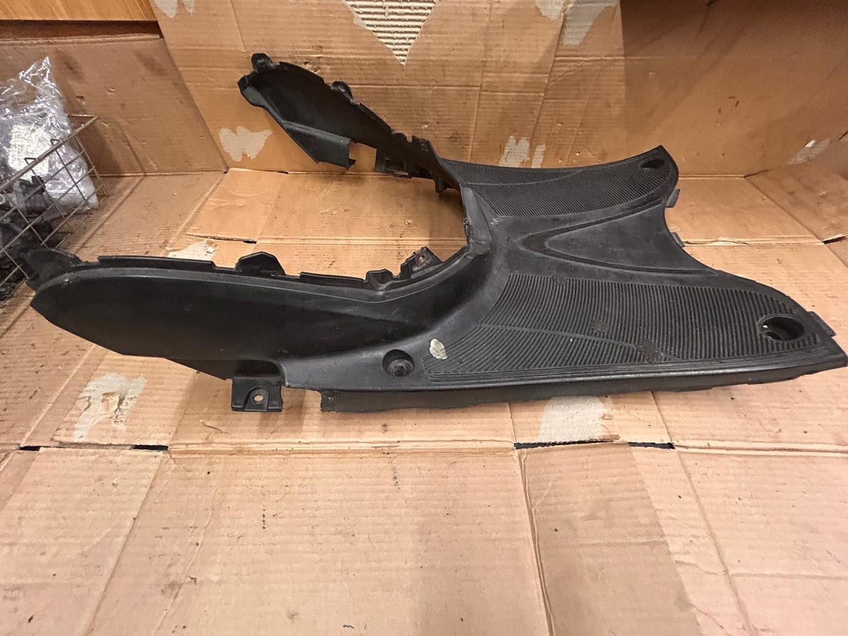 2016 Yamaha XC 115 Delight Footrest Board Floorboard Panel | 1WC-F7481-00