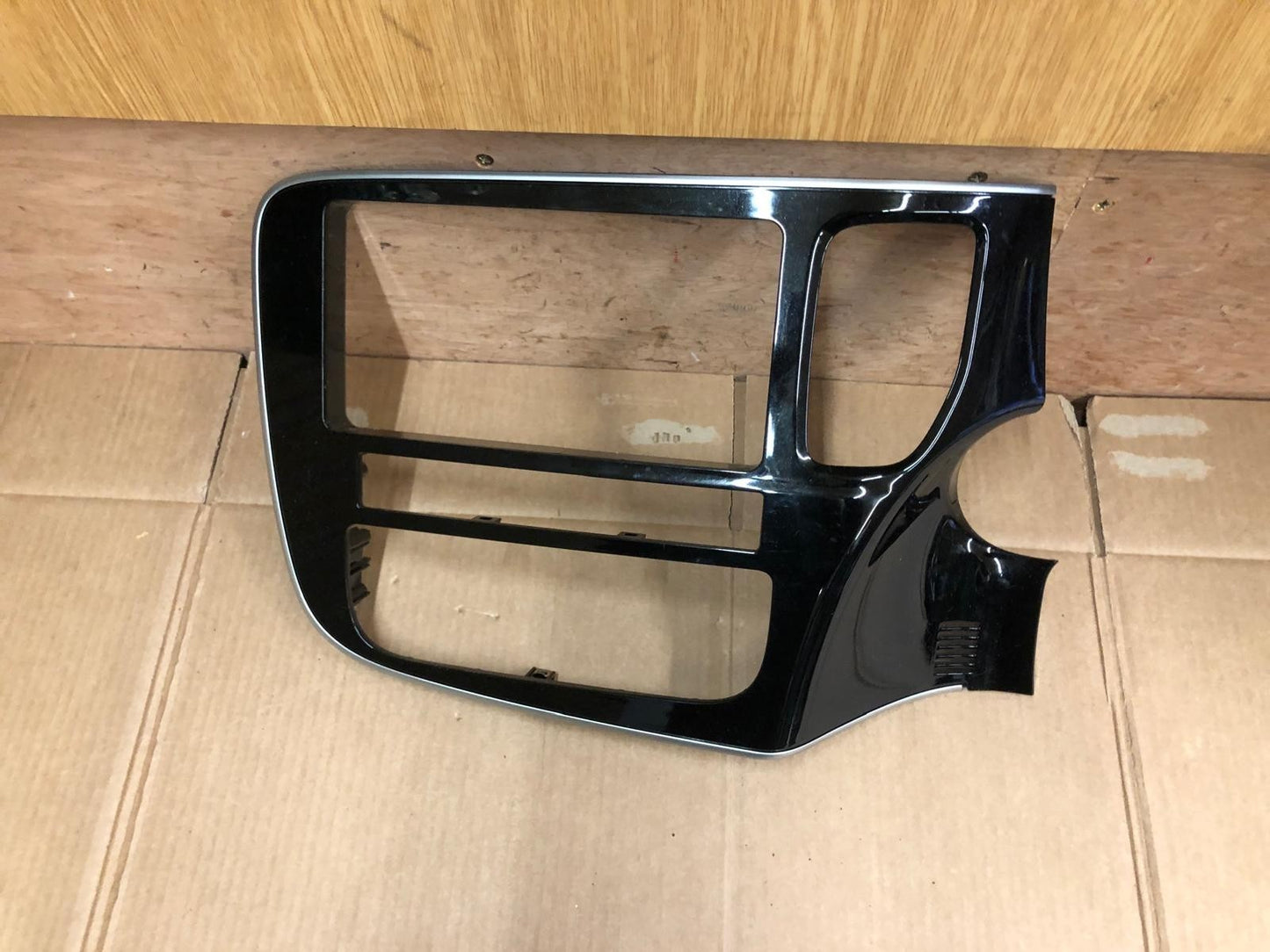 2014 Mitsubishi Outlander GX 4h PHEV Central Dashboard Trim | 295/476