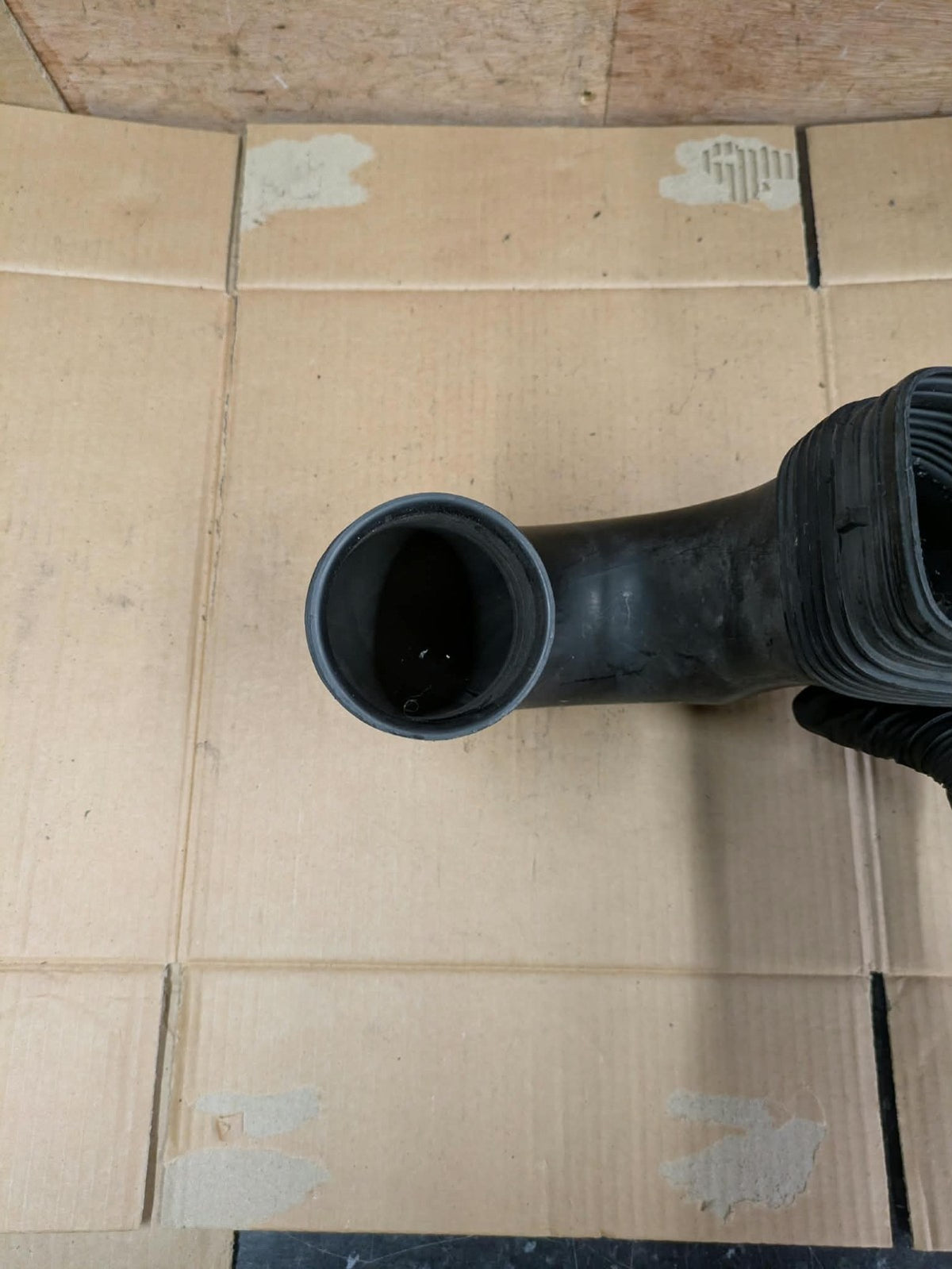 2011 Audi A3 S Line Air Intake Duct Pipe Hose | 1K0129618