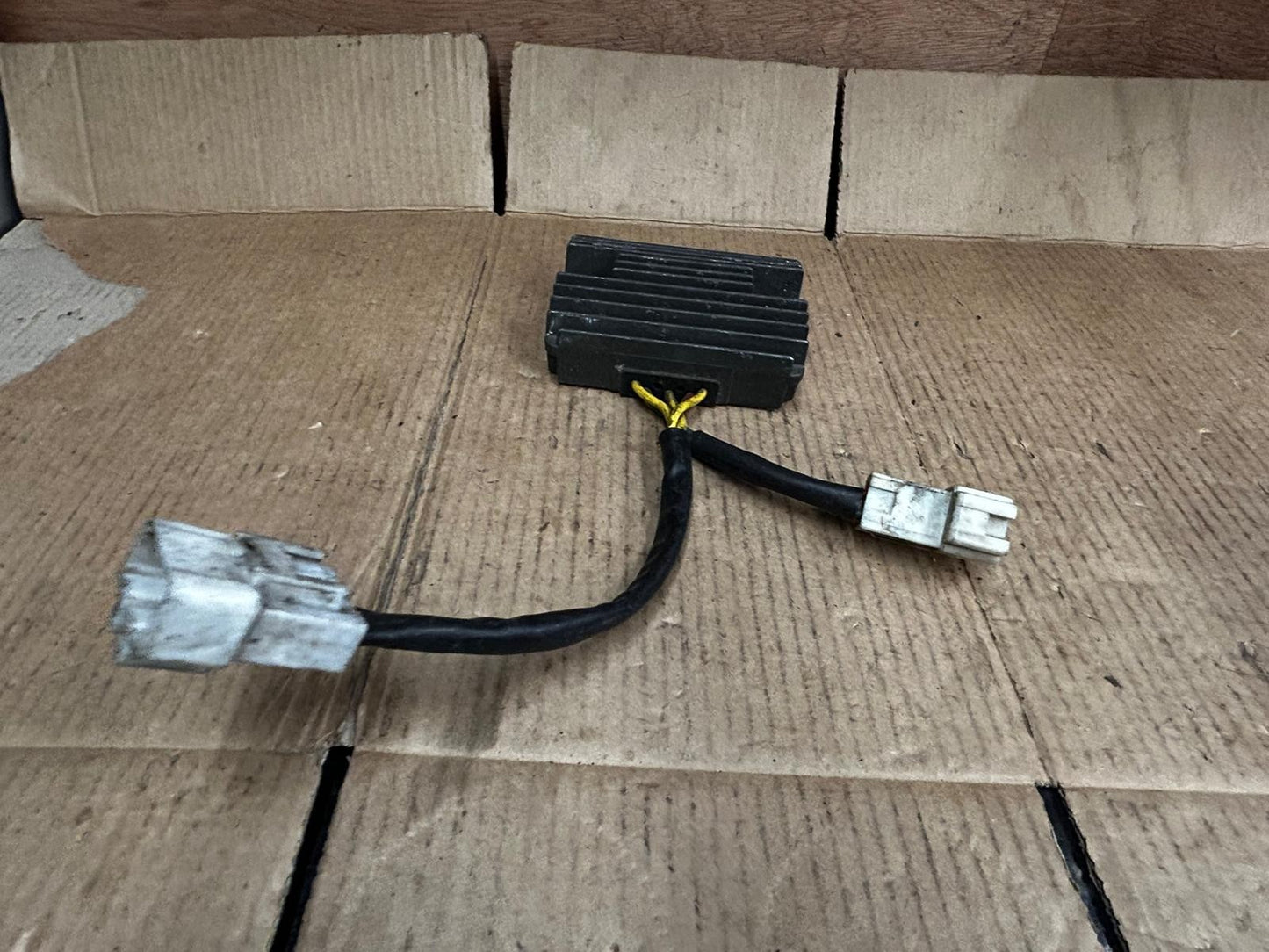 SH689JC | 2019 Piaggio Beverly 300 Regulator Rectifier