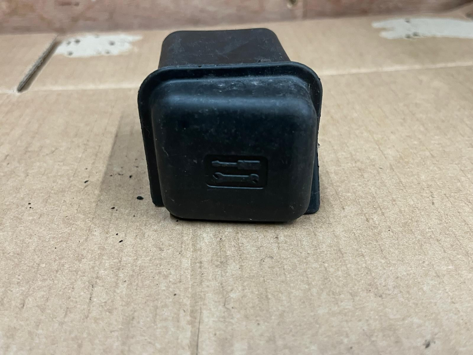 1998 - 2008 Vespa GT GTV Granturismo Glove Box Plug Cap | 620452