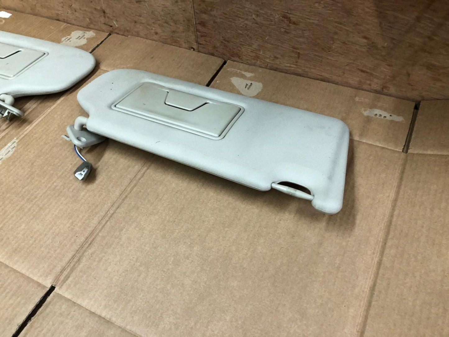 2014 Mitsubishi Outlander GX 4h PHEV Front and Left Sun Visors