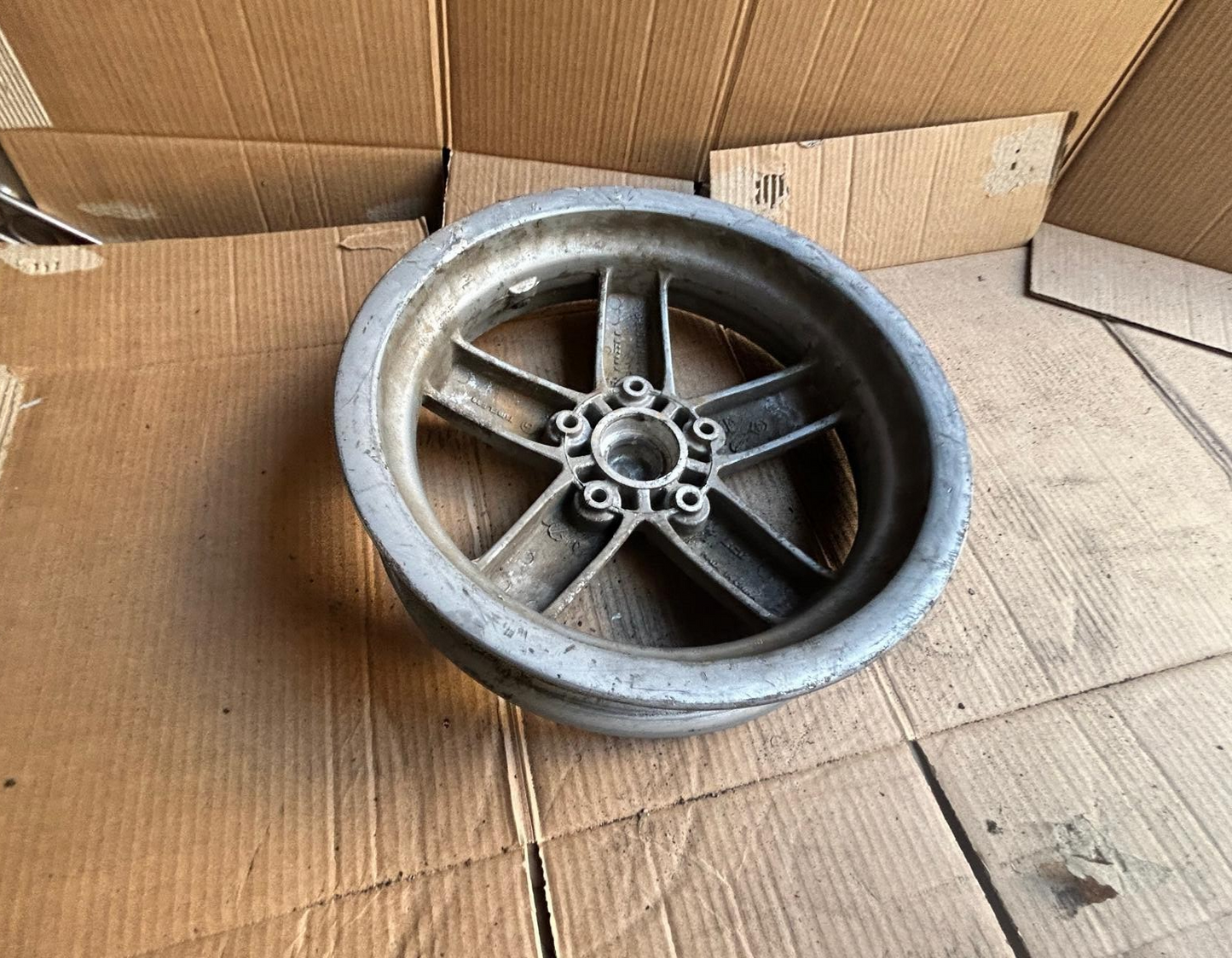 Vespa LX 50 / 125 Front Wheel