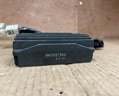 2010 Vespa GTS 125 Super Regulator Rectifier | SH819AA