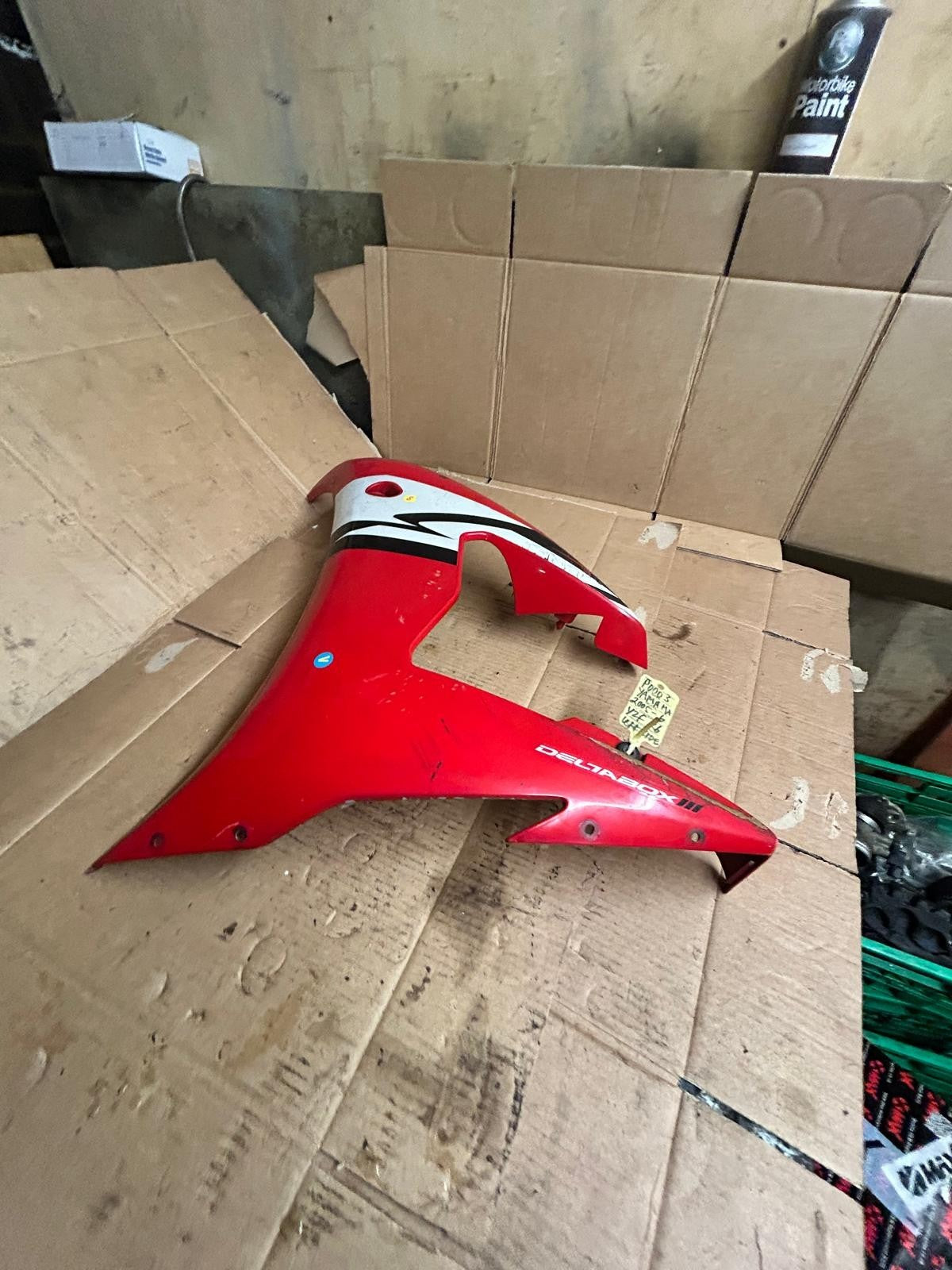 2005 - 2006 Yamaha R6 Red & White Left Side Mid Cover Fairing