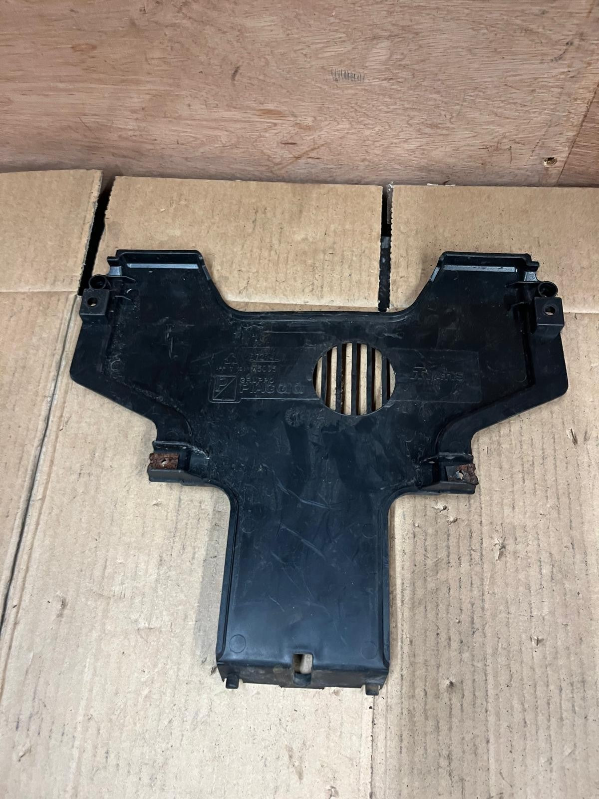 2012 Piaggio MP3 300 Yourban LT  Wheel Housing Central Part | 672142