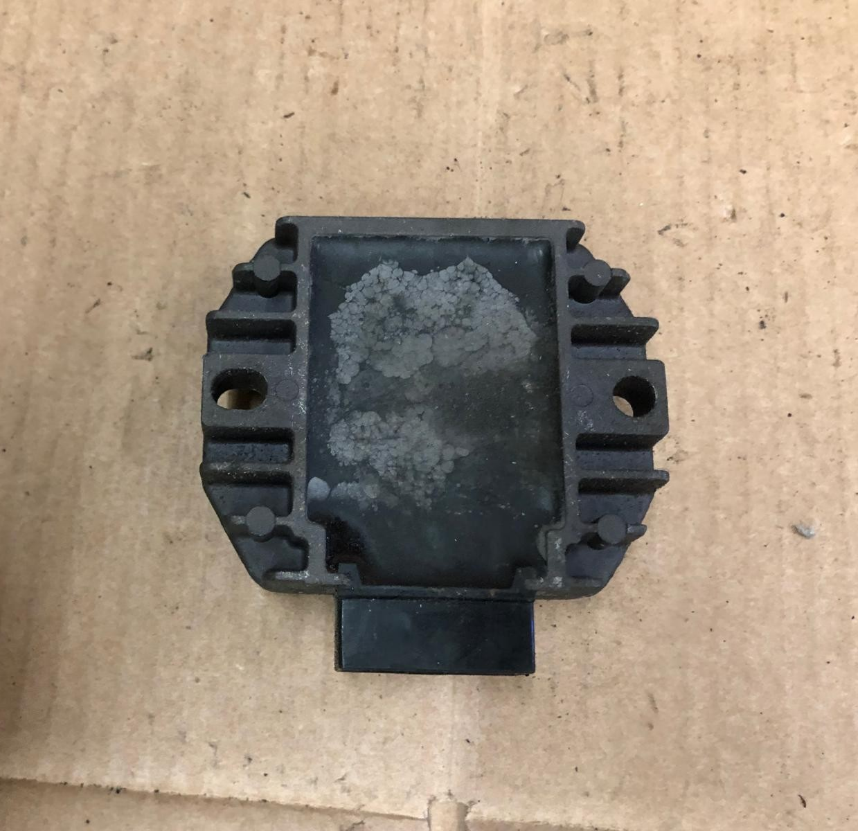 SH640D-12 | 2010 Yamaha YBR Regulator Rectifier Genuine OEM Part