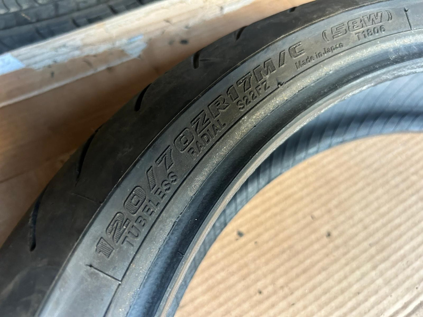 Bridgestone Battlax Hypersport S22F Motorcycle Tyre 120/70/17