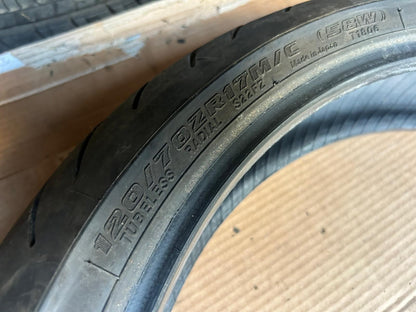 Bridgestone Battlax Hypersport S22F Motorcycle Tyre 120/70/17