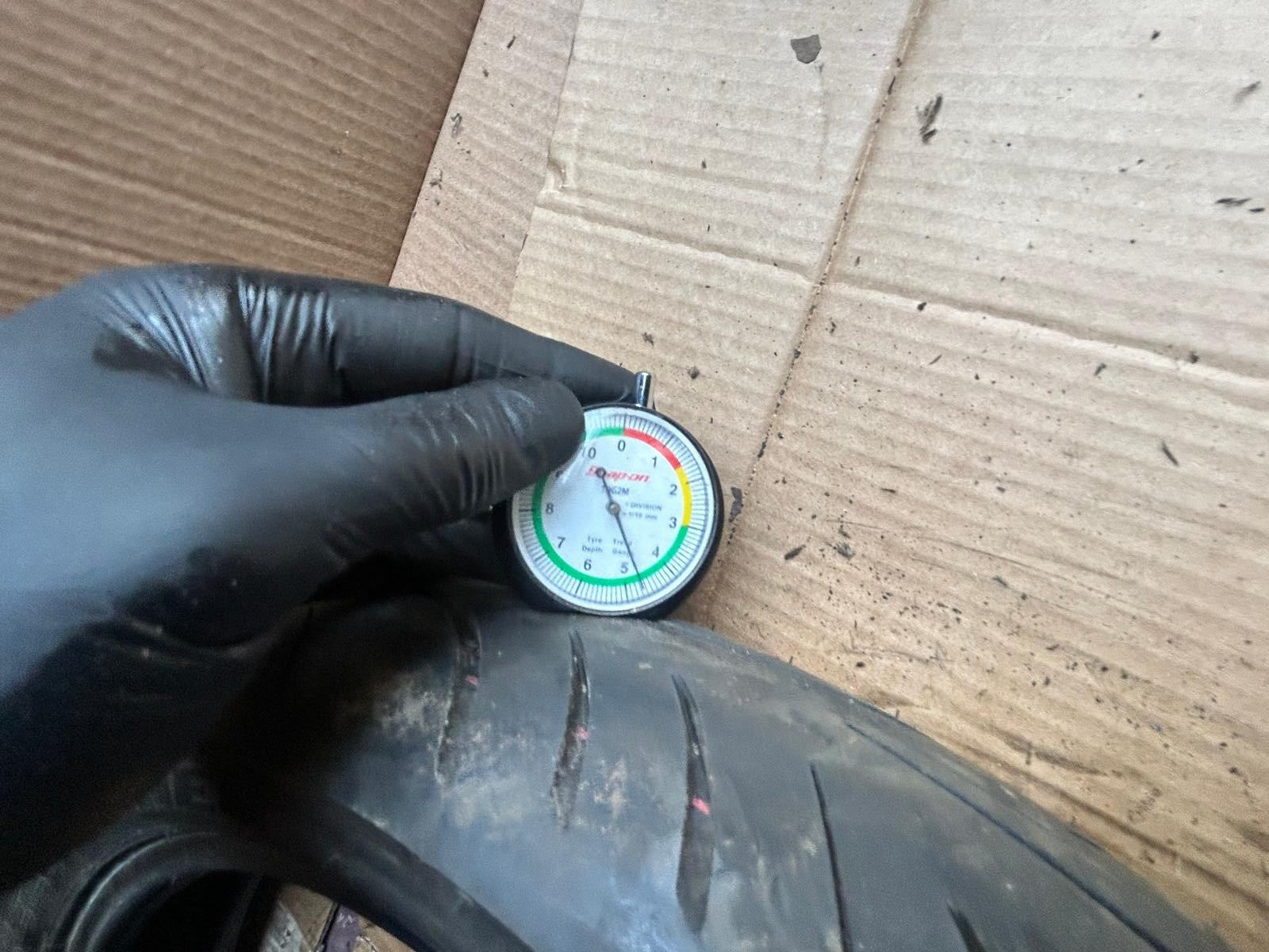 Avon AV83 Street Runner Motorcycle Tyre 100/80/17