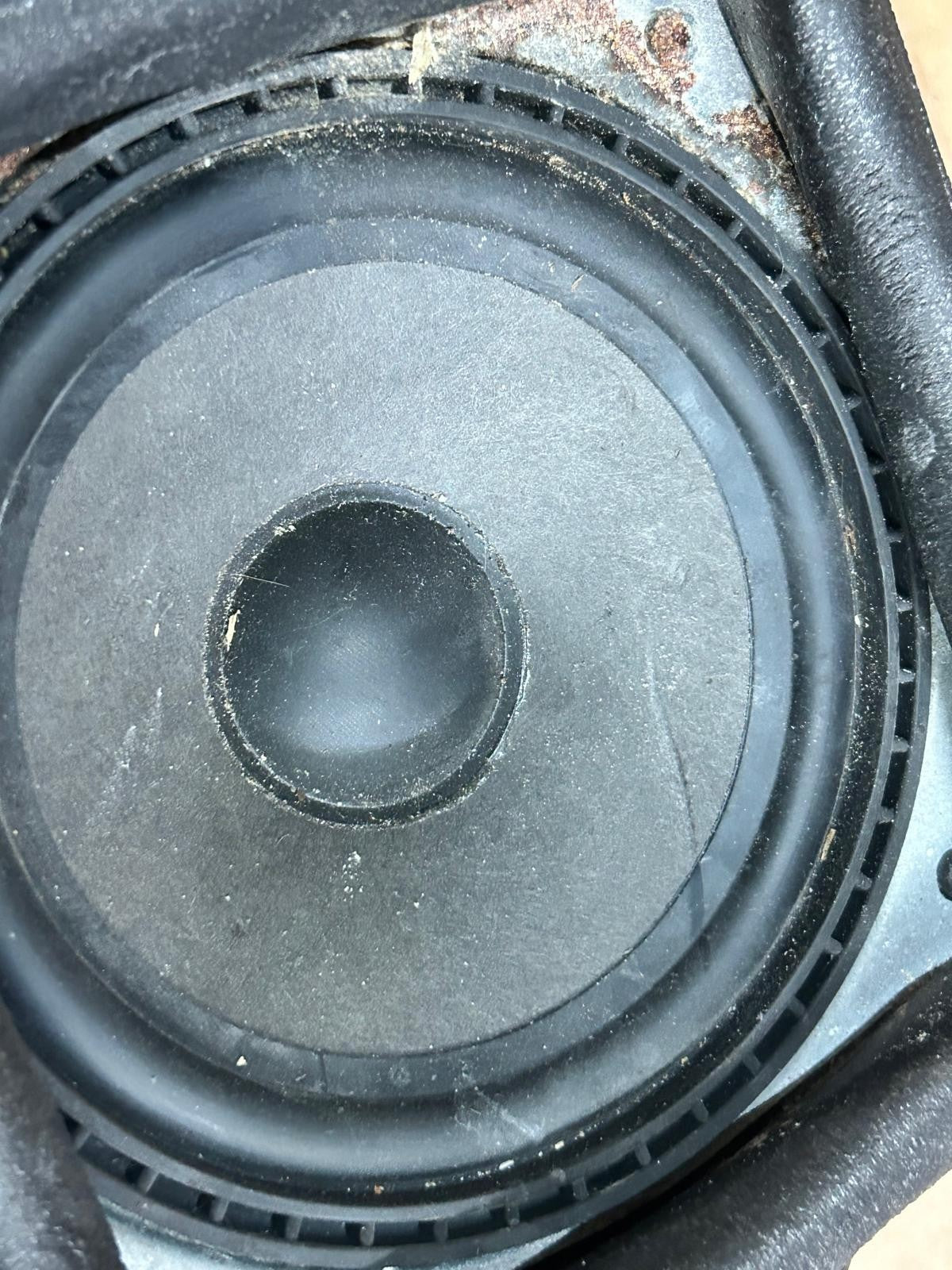 BMW 7 Series E38 Front Right Door Loudspeaker Box Stereo System | 65138371240