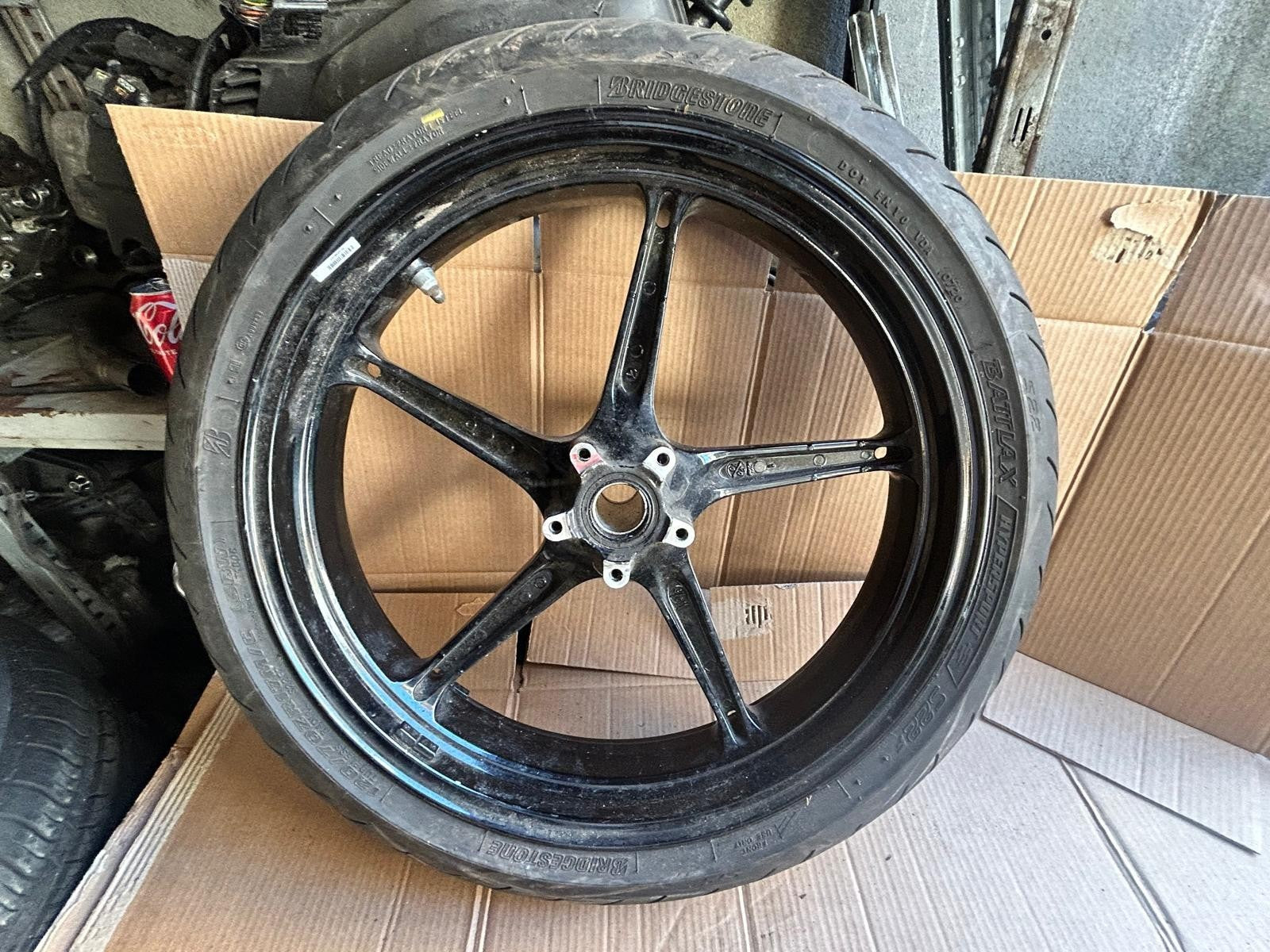 2022 KTM 1290 Superduke R Front Wheel & Tyre | 617.09.003.000