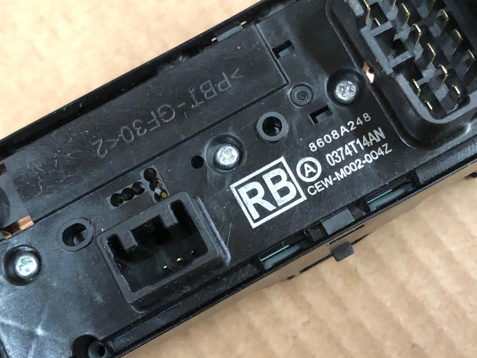 2014 Mitsubishi Outlander GX 4h PHEV Front Right Side Window Switch | 8608A248
