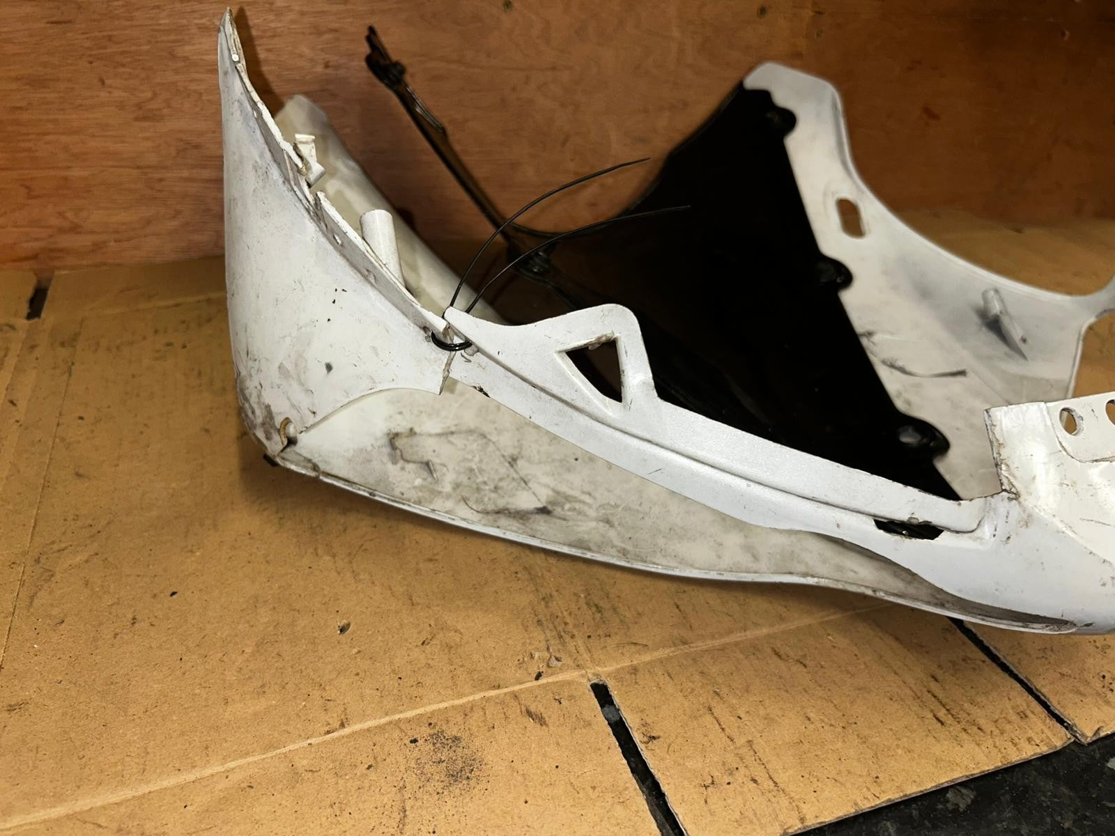 2005 Yamaha R1 Front Nose Upper Fairing