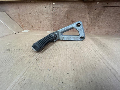Suzuki GSF 1200 Bandit Rear Right Footrest | 127E-R