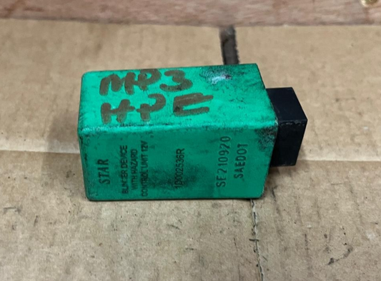 Piaggio MP3 HPE Blinker Device with Hazard Control Unit | 1D002536R