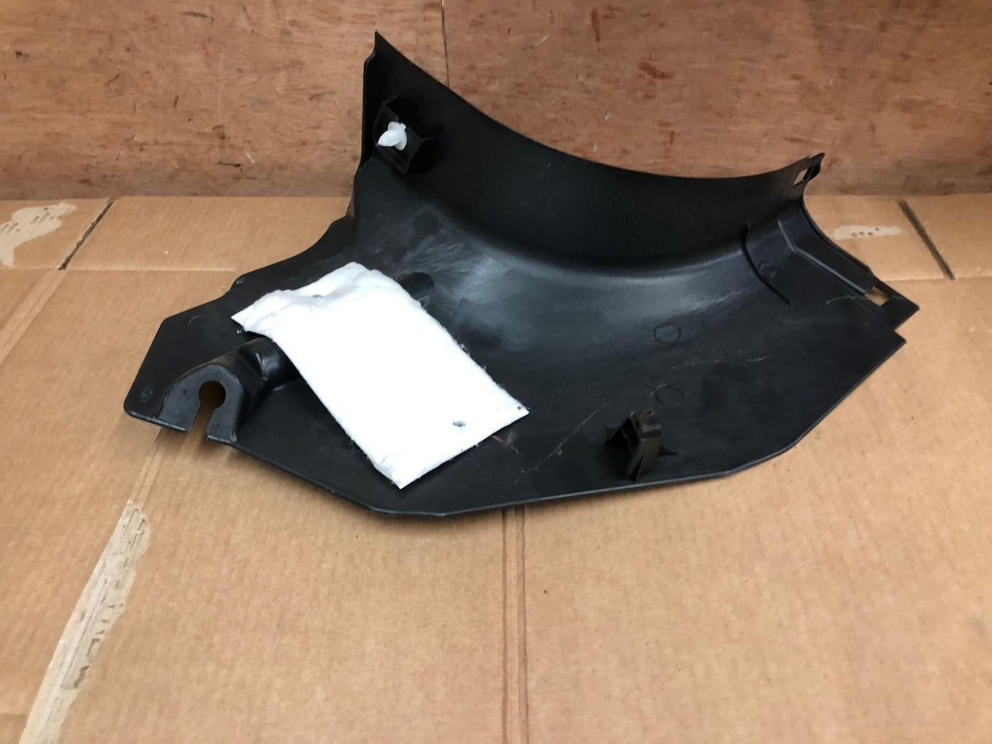 2014 Mitsubishi Outlander GX 4h PHEV Front Left Door Step Cover Trim | 7217A017