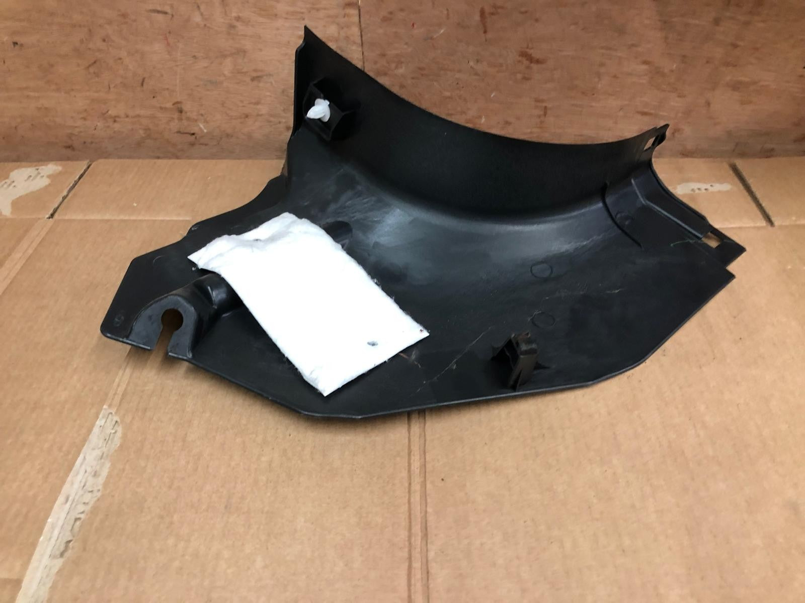 2014 Mitsubishi Outlander GX 4h PHEV Front Left Door Step Cover Trim | 7217A017