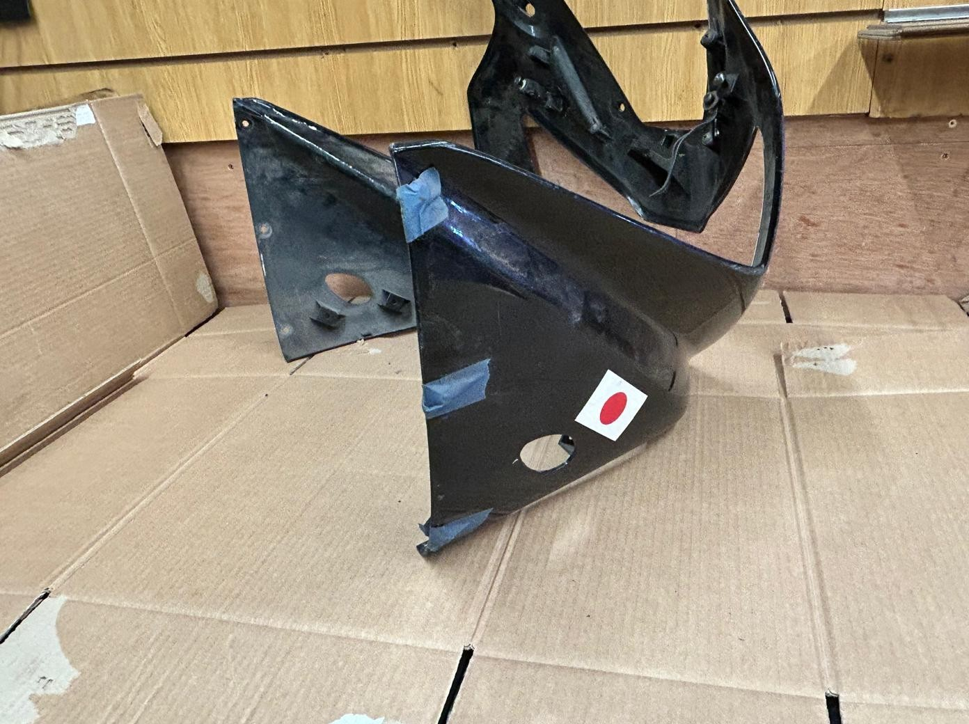 00 - 01 Honda CBR 900RR Fireblade Upper Cowl Comp | 64210-MCJA-0000