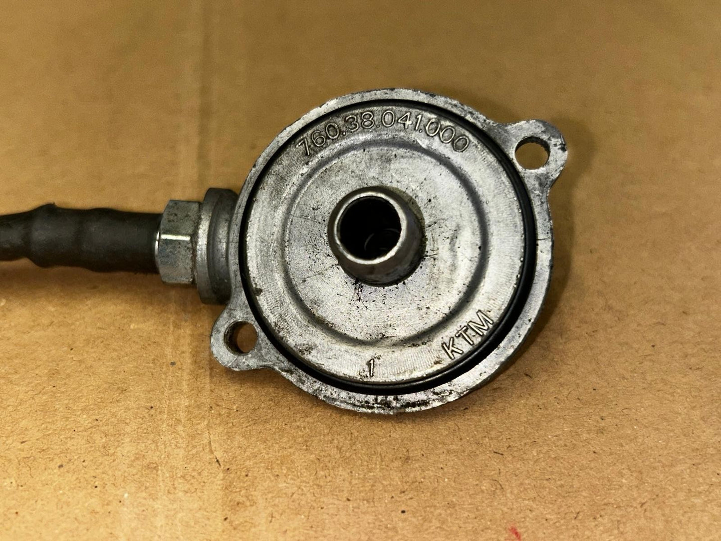 2014 - 2015 KTM 690 SMCR Oil Filter Cover | 76038041000